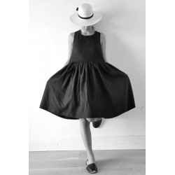 Uniform pleated dress, black linen