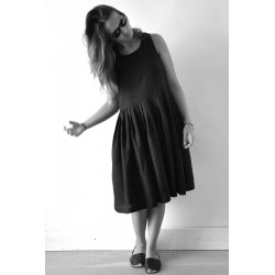 Uniform pleated dress, black linen