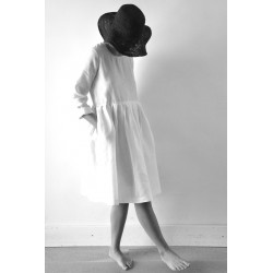 Uniform pleated long sleeves dress, white linen