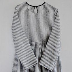 Uniform pleated long sleeves dress, light stripes linen