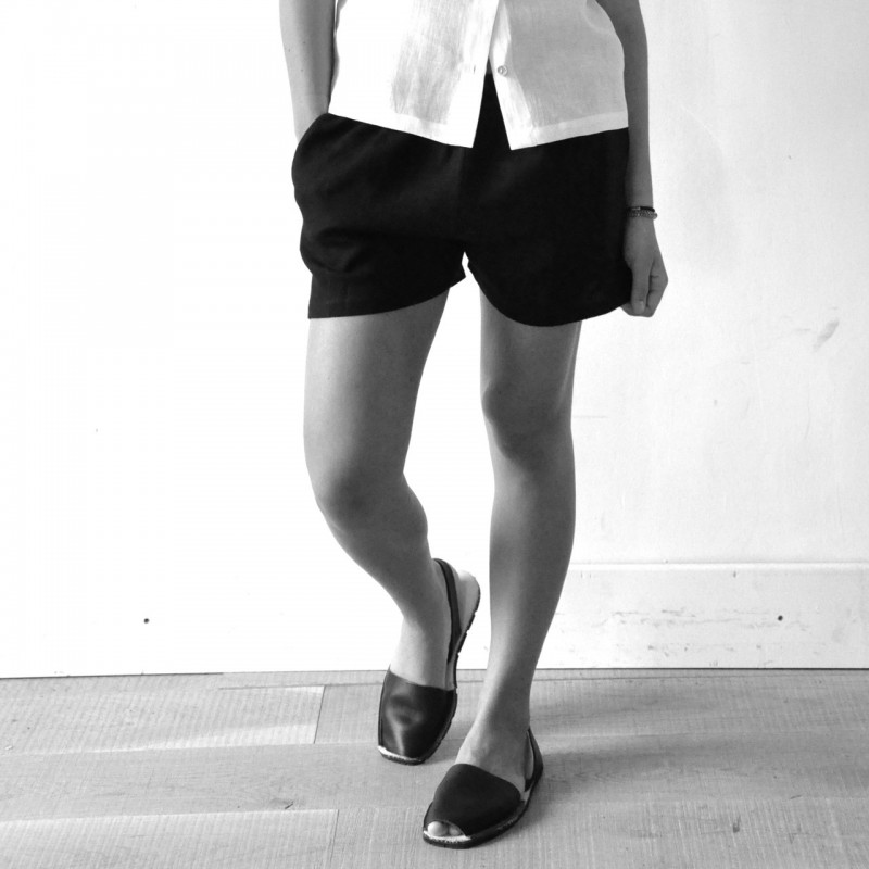 Uniform short, black linen