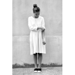 Pleated dress,  long sleeves, white silk