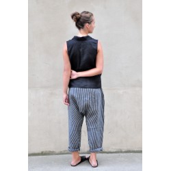 Sleeveless shirt, black linen