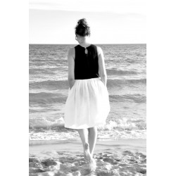 Bicolor pleated dress, sleeveless, black and white linen