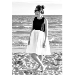 Bicolor pleated dress, sleeveless, black and white linen