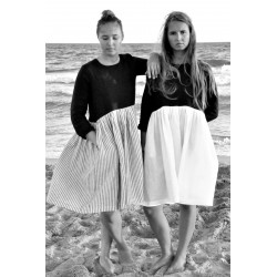 Bicolor pleated dress, long sleeves, black and white linen