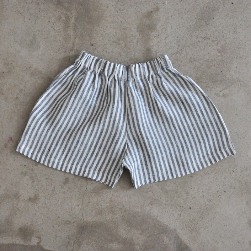 Uniform short, light stripes linen