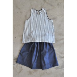 Sleeveless blouse, light stripes linen