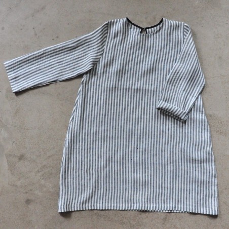 Flared dress, long sleeves, light stripes linen