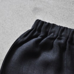 Uniform short, thick black linen