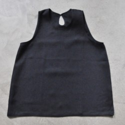 Sleeveless blouse, black linen