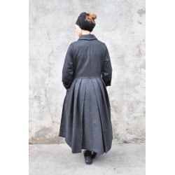 Pleated coat, grey wool drap