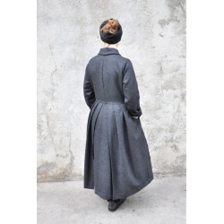 Pleated coat, grey wool drap