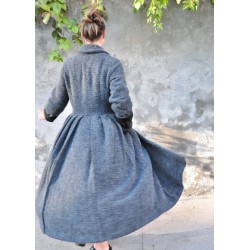 Pleated coat, curly wool drap