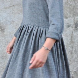 Pleated dress,  long sleeves, light grey knit