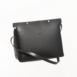 The shoulder strap triangle bag, black leather