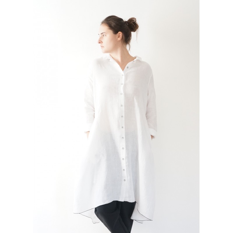 Long sleeves pleated shirt-dress, white linen