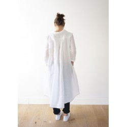 Long sleeves pleated shirt-dress, white linen