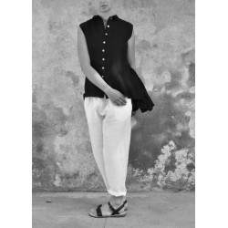 Sleeveless pleated shirt, black linen