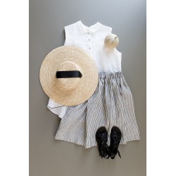 Sleeveless pleated shirt, white linen