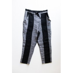 Pockets trousers, black stripes linen