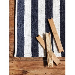 Isna rug, black and white stripes