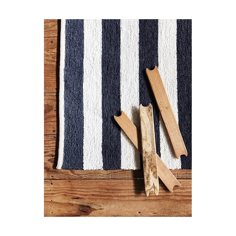 Isna rug, black and white stripes