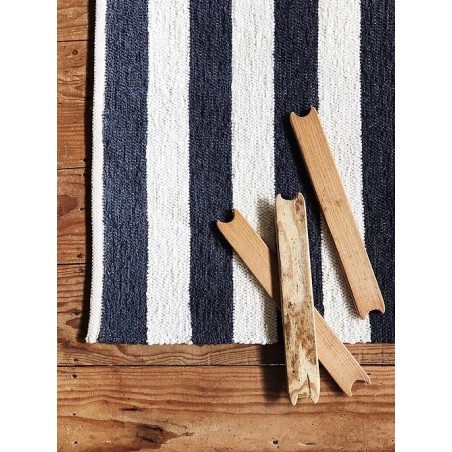 Isna rug, black and white stripes