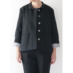 Veste évasée, jean noir