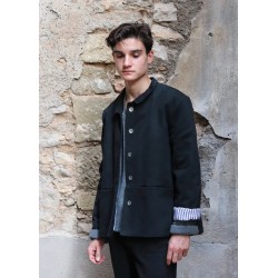 Veste évasée, jean noir