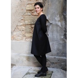 Robe évasée manches longues, col profond, flanelle noire