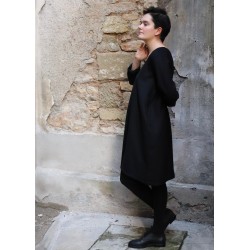 Robe évasée manches longues, col profond, flanelle noire