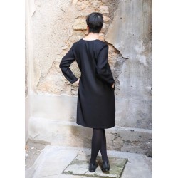 Robe évasée manches longues, col profond, flanelle noire