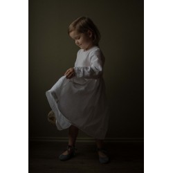 Pleated dress,  long sleeves, white linen