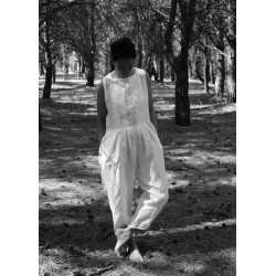 Sleveless pleated jumpsuit, white linen