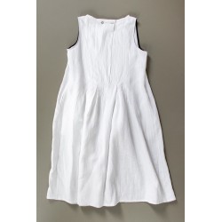 Sleeveless pleated dress, white linen