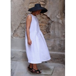 Sleeveless pleated dress, white linen