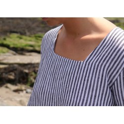 Long sleeves blouse squared neck, light stripes linen