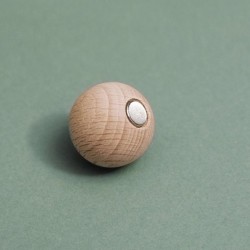 magnetic ball, natural