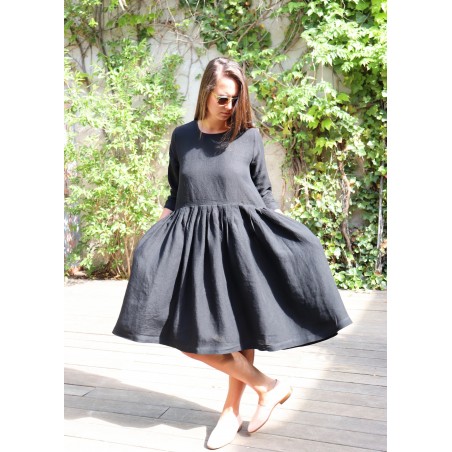 Pleated dress,  3/4 sleeves, black linen