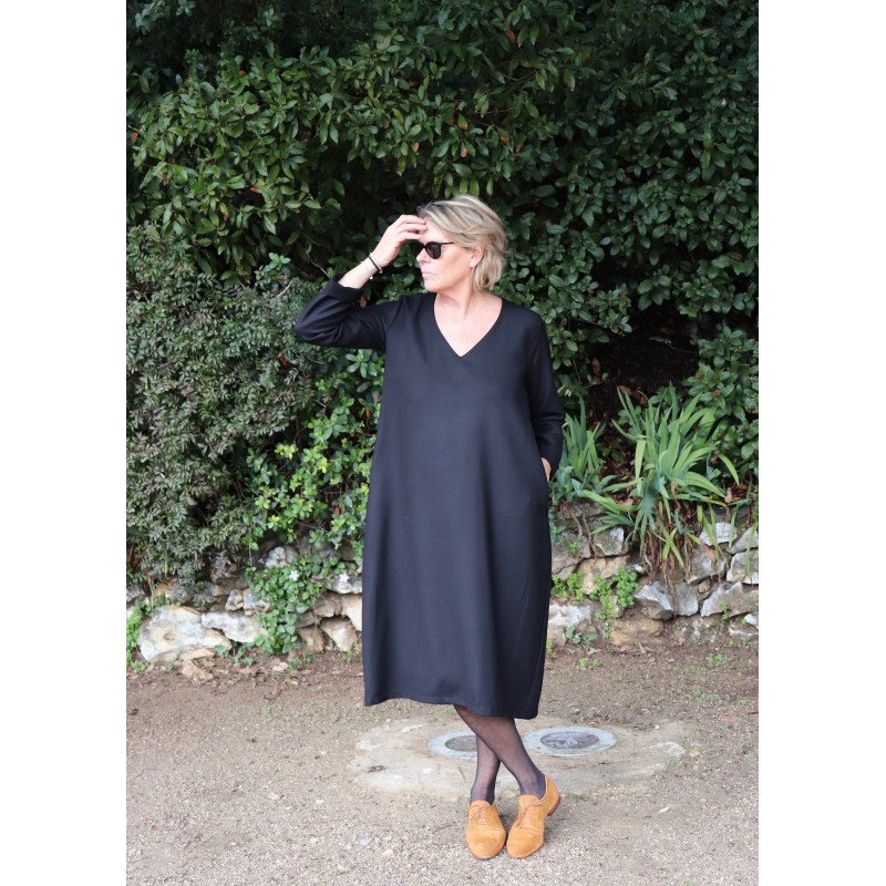 Long dress, long sleeves, V neck, black flannel