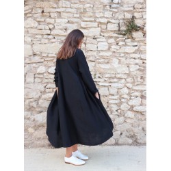 Long pleated dress, black linen