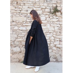 Long pleated dress, black linen