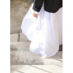 Long pleated dress, white linen