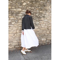 Long pleated dress, white linen