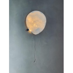 Ballon lumineux en papier blanc