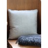 Coussin en alpaga gris clair