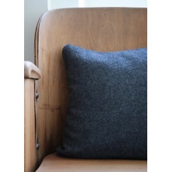 Coussin en alpaga gris sombre