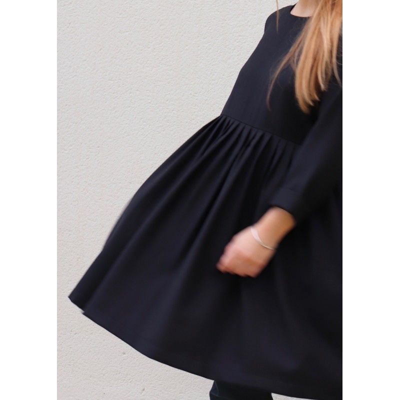 Pleated dress,  long sleeves, black flannel