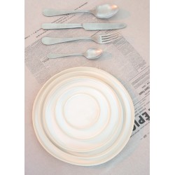 Assiette en céramique blanche